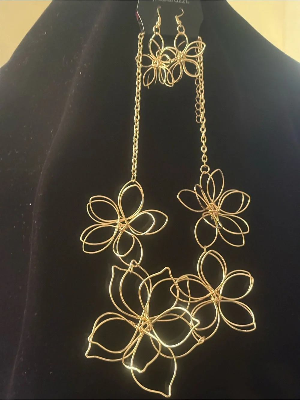Gold Floral Wire Statement Necklace - Women Jewelry
